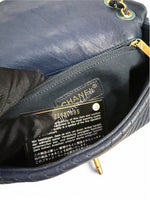 将图片加载到图库查看器，Chanel Surpique Flap Bag, Chevron Calfskin Gold-tone Hardware
