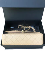 Charger l&#39;image dans la galerie, Chanel Timeless Classic Medium Beige Caviar Gold-tone Hardware
