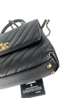 Charger l&#39;image dans la galerie, Chanel Coco Handle Small Chevron Quilted Black Caviar, Gold-Tone Hardware
