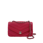 Load image into Gallery viewer, Chanel Macro Chevron Medium Shoulder Bag
