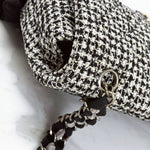 将图片加载到图库查看器，Chanel Shoulder Bag Houndstooth Tweed
