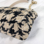 Charger l&#39;image dans la galerie, Chanel 19 Medium/Large 19K Beige Houndstooth
