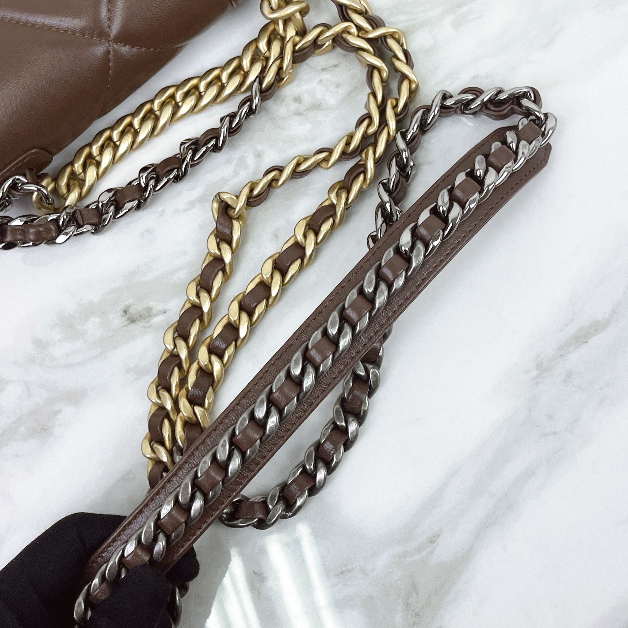 Chanel 19 Wallet on Chain