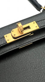 Charger l&#39;image dans la galerie, Hermes Kelly II 20 Sellier Black Epsom Leather 24kt Gold-Plated Hardware
