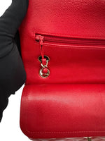 将图片加载到图库查看器，Chanel Timeless Classic Small 19B True Red Caviar Gold-tone Hardware
