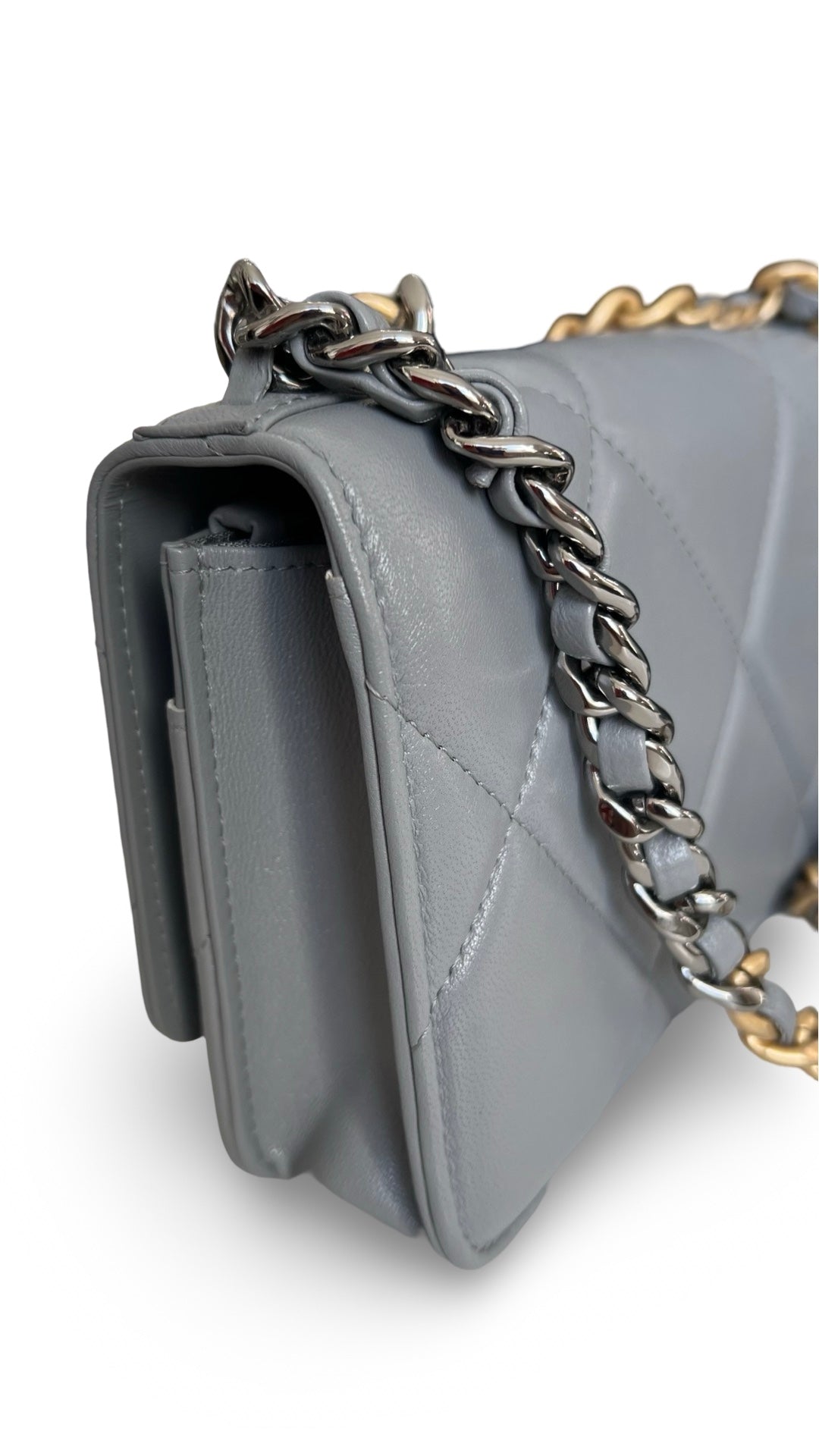 Chanel 19 Wallet on Chain