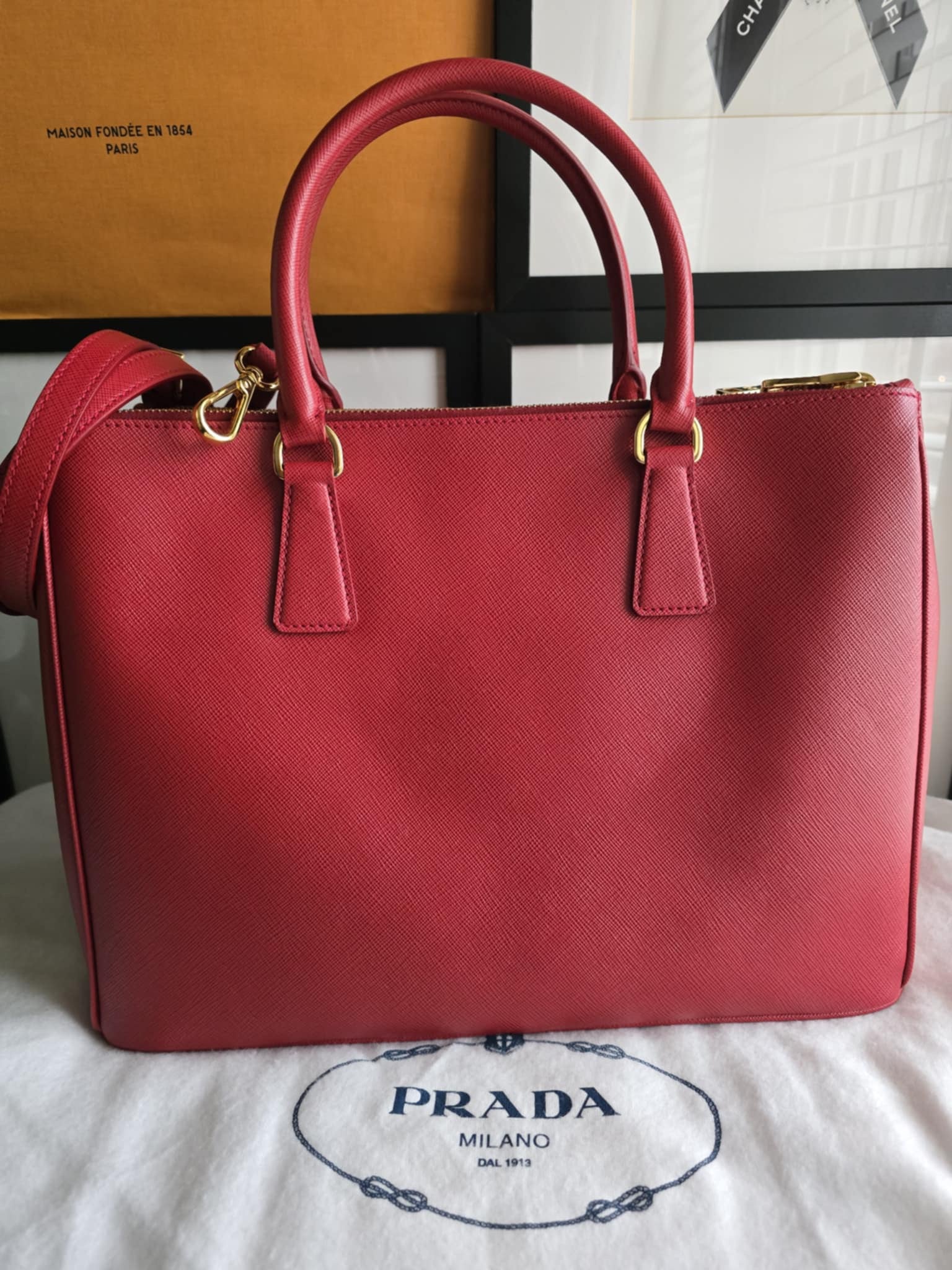 Prada Red Saffiano Lux Leather Medium Galleria Double Zip Tote Gold-Tone Hardware