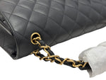将图片加载到图库查看器，Chanel Timeless Classic Jumbo Black Caviar Gold-tone Hardware
