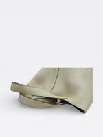 Charger l'image dans la galerie, Hermes Picotin Lock 18 Mini Beton Veau Clemence Palladium Hardware
