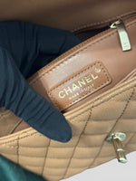 Charger l'image dans la galerie, Chanel Coco Handle Mini 21P Caramel Caviar Gold-tone Hardware
