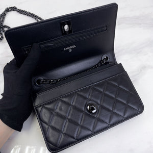 Chanel Trendy CC Wallet on Chain