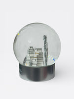 Charger l'image dans la galerie, Chanel 2025-2026 Camelia Snow Globe, Exclusive, Limited Edition
