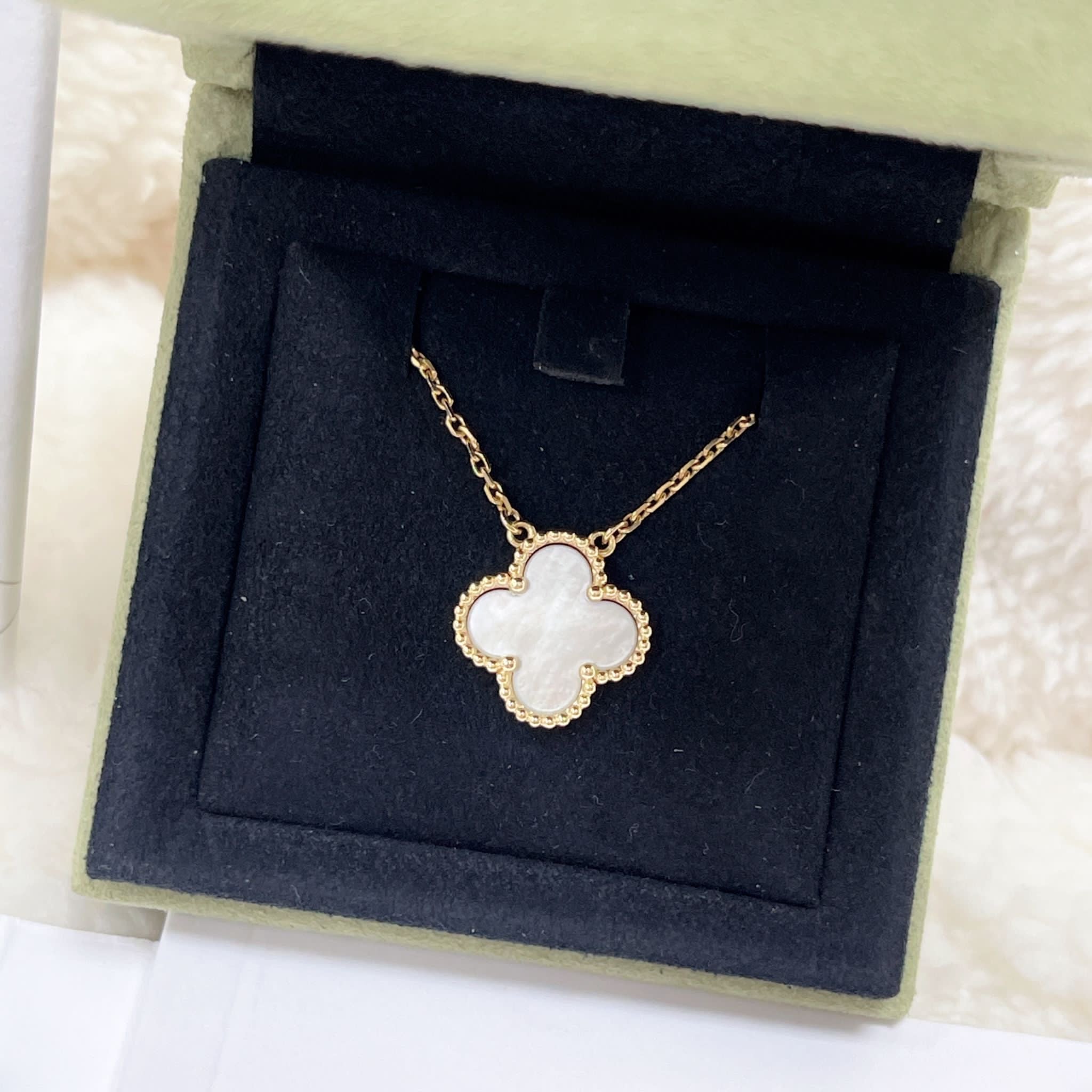 Van Cleef and Arpels Vintage Alhambra 1 Motif Pendant & Necklace