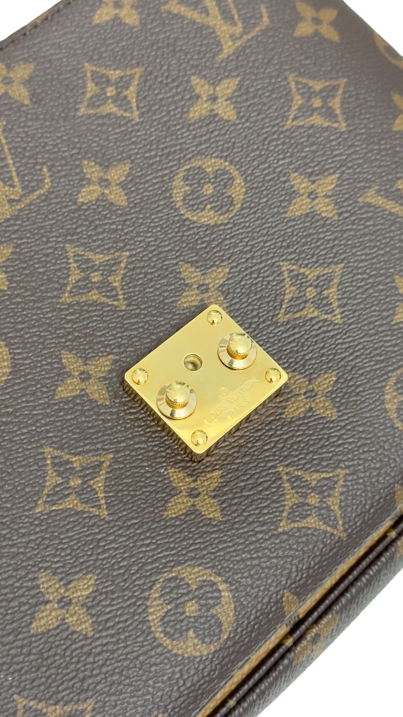 Louis Vuitton Pochette Metis Reverse Monogram