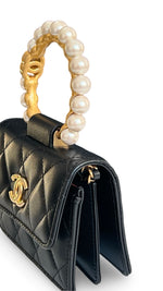 将图片加载到图库查看器，Chanel Pearl Handle Clutch with Chain
