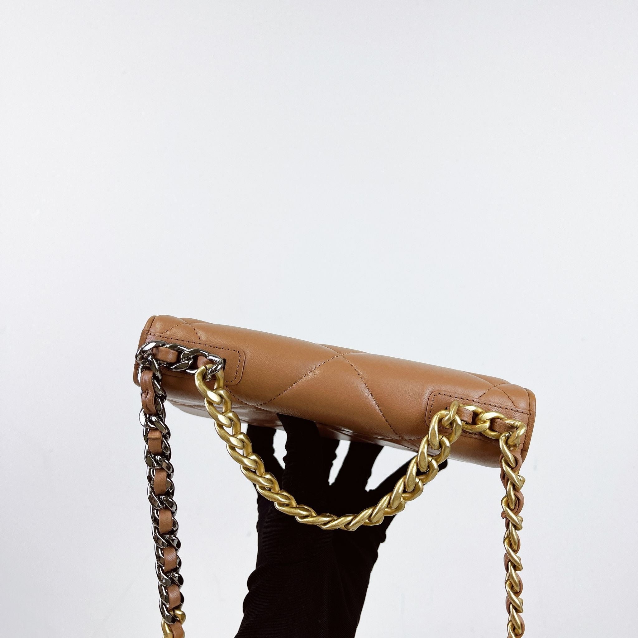 Chanel19 Wallet on Chain 21K Caramel Lambskin Mixed Hardware