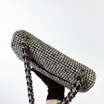 Load image into Gallery viewer, Chanel Shoulder Bag Houndstooth Tweed
