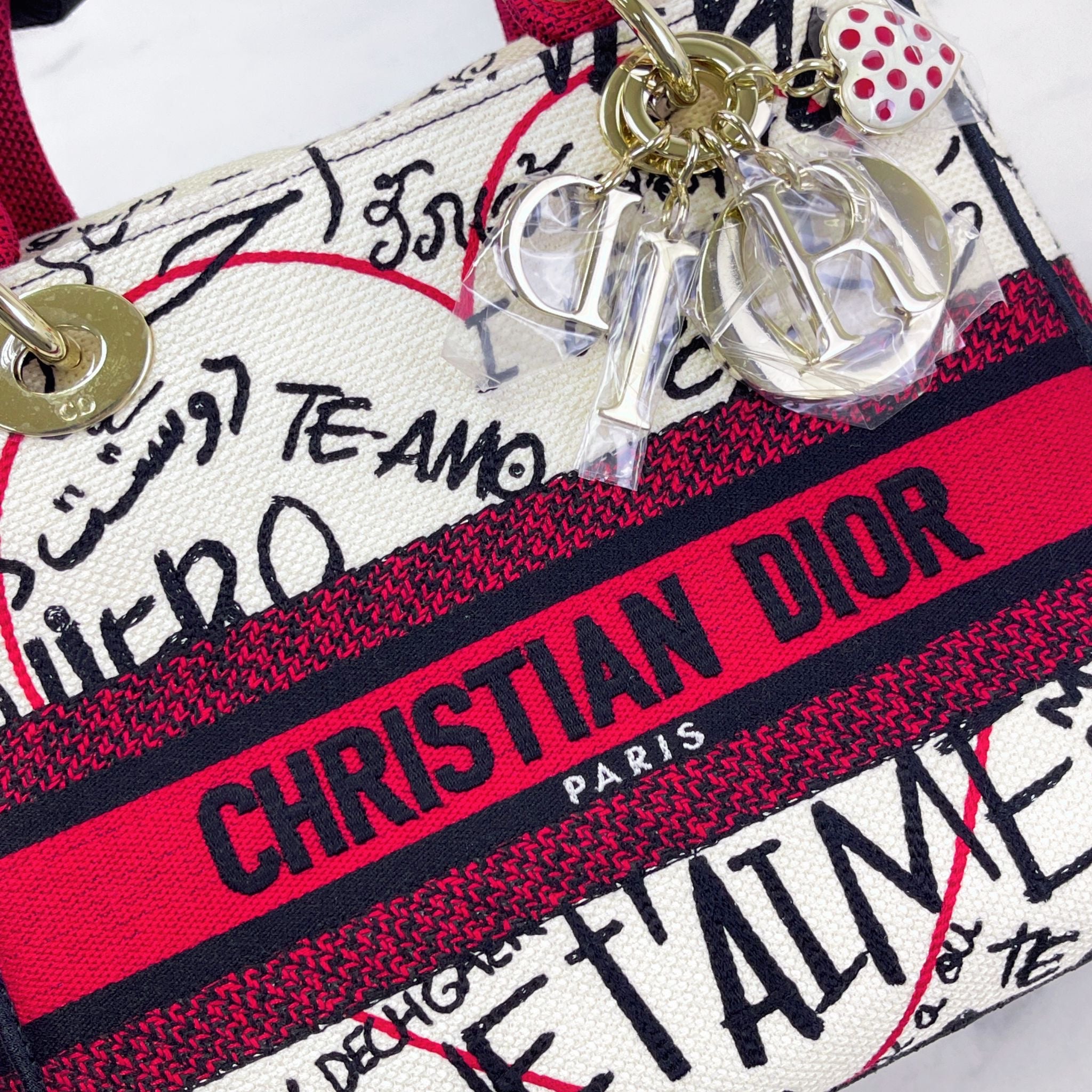 Christian Dior Lady Dioramour Medium