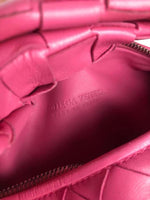 Charger l&#39;image dans la galerie, Bottega Veneta Nappa Intrecciato Jodie Mini Raspberry Pink
