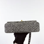 Load image into Gallery viewer, Chanel Shoulder Bag Houndstooth Tweed
