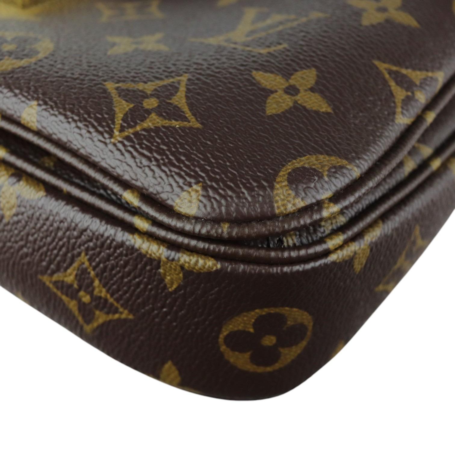 Louis Vuitton Pochette Metis Monogram Canvass, Gold-tone Hardware