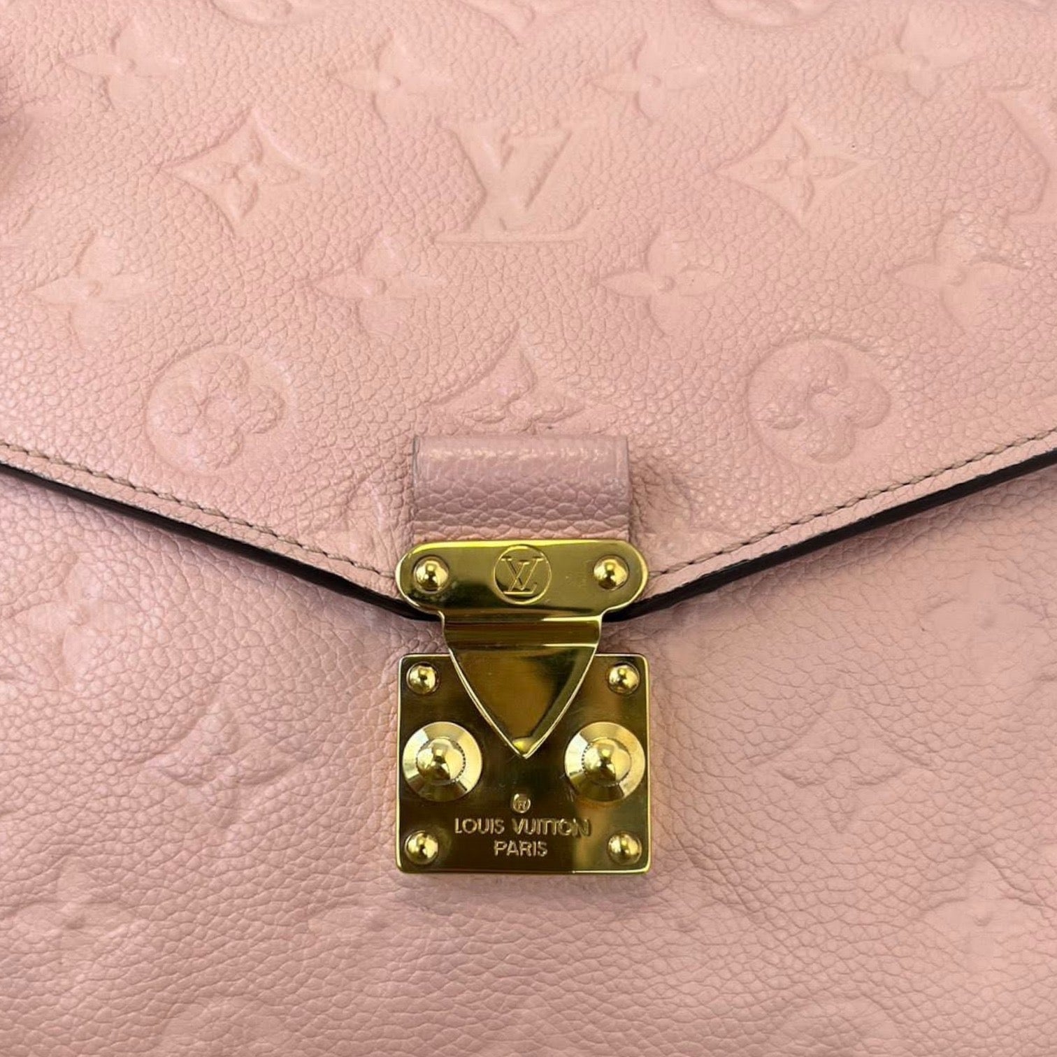 Louis Vuitton Pochette Metis