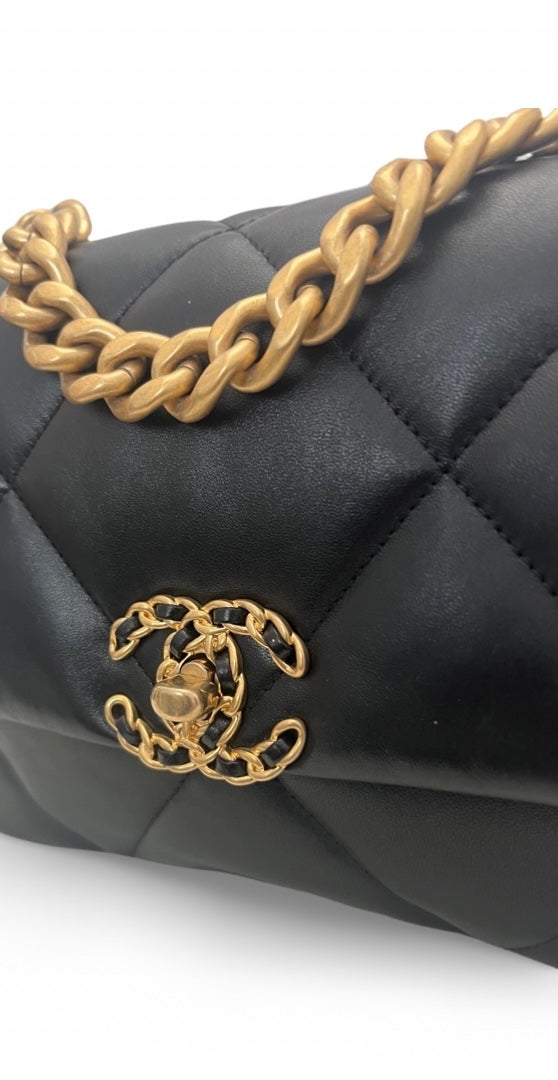 Chanel 19 Small