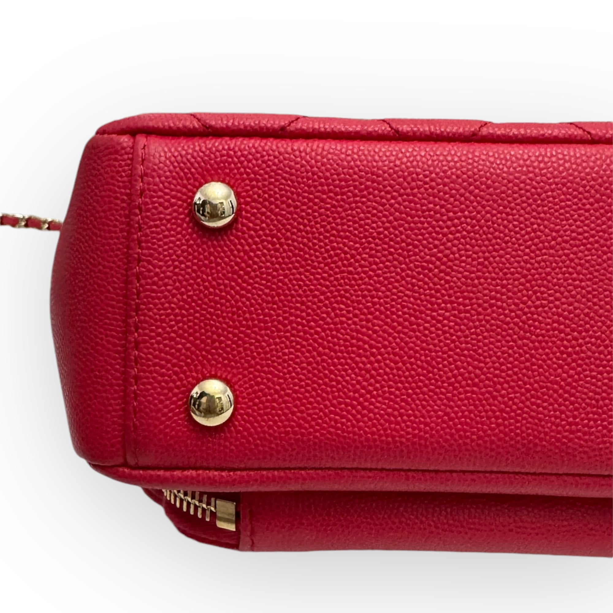 Chanel Business Affinity Small, Strawberry Red Grained Calfskin - Caviar, Gold-tone Hardware