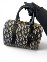 Load image into Gallery viewer, Dior Groove 25 Bag
Blue Dior Oblique Jacquard
