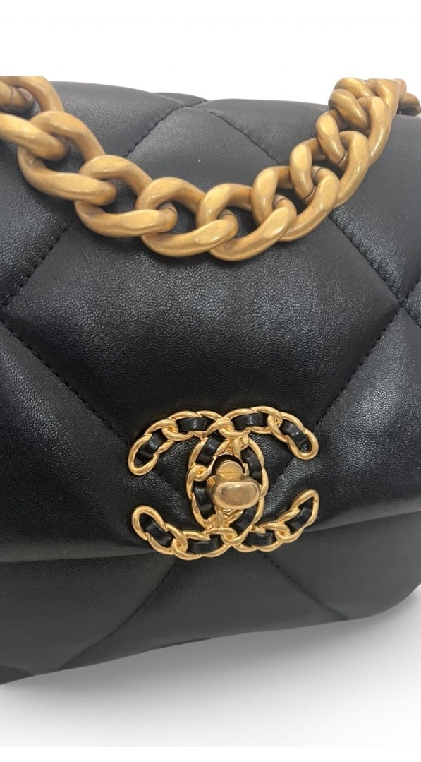 Chanel 19 Small