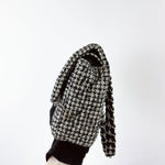 将图片加载到图库查看器，Chanel Shoulder Bag Houndstooth Tweed
