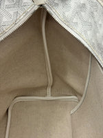 将图片加载到图库查看器，Goyard Artois PM
