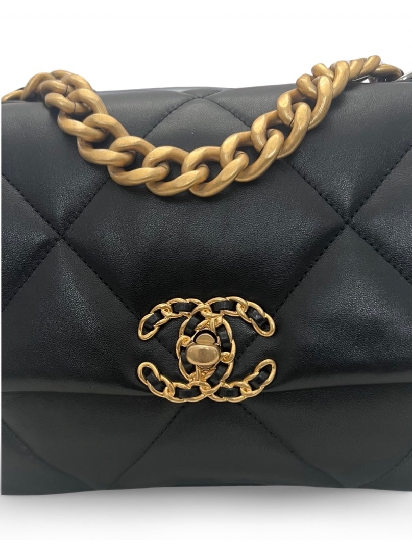 Chanel 19 Small