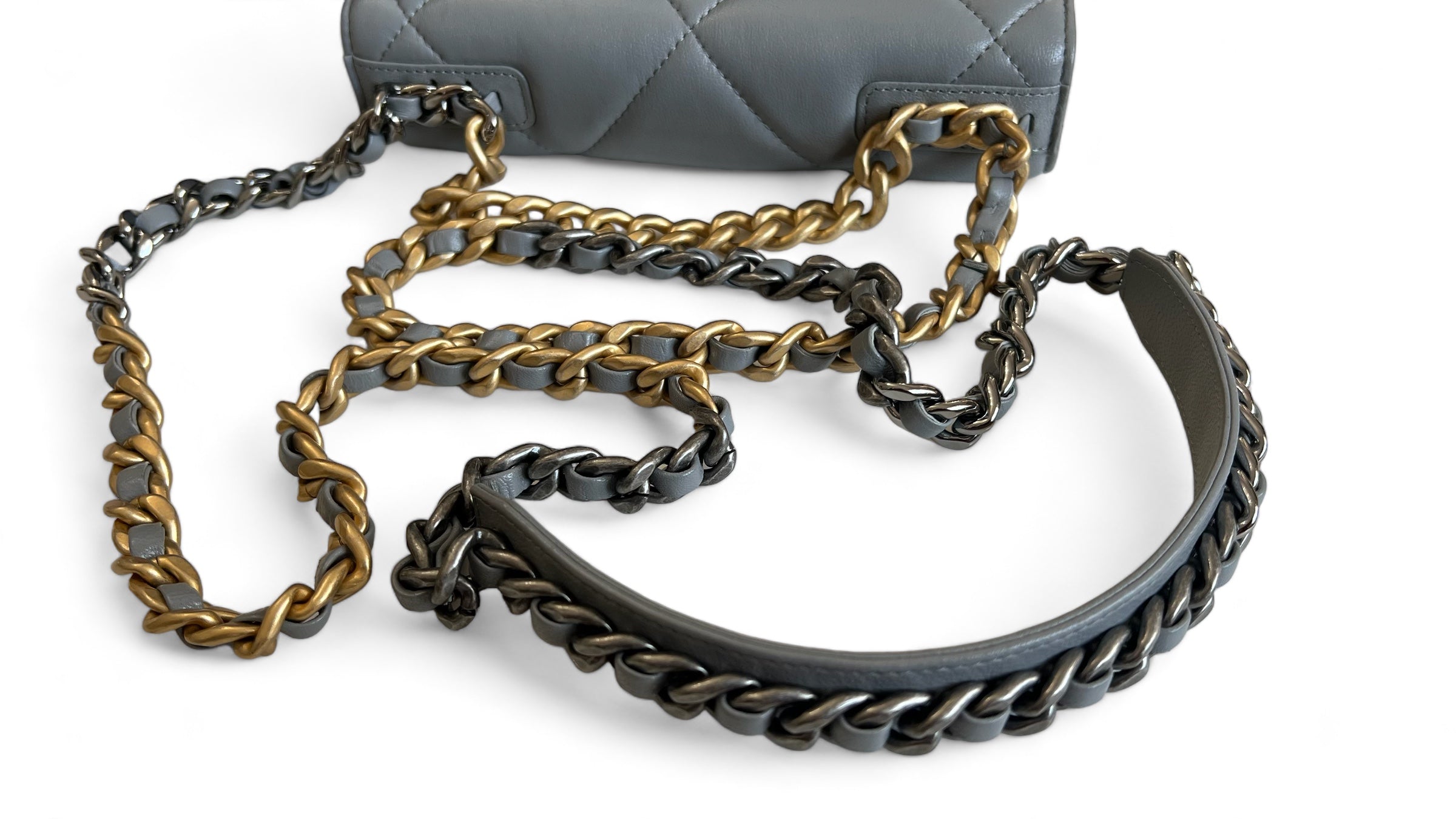 Chanel 19 Wallet on Chain