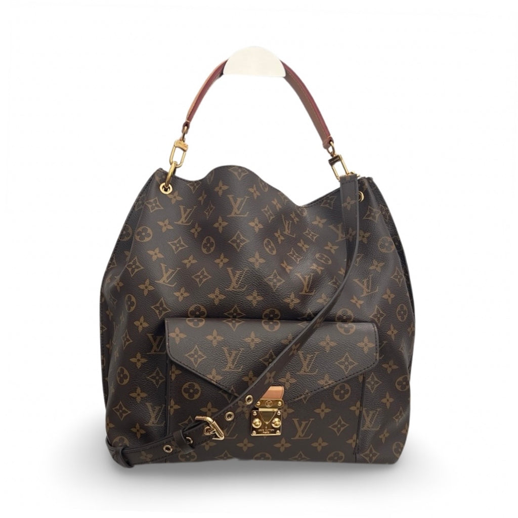 Louis Vuitton Cape, One size - Huntessa Luxury Online Consignment Boutique