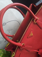 将图片加载到图库查看器，Prada Red Saffiano Lux Leather Medium Galleria Double Zip Tote Gold-Tone Hardware
