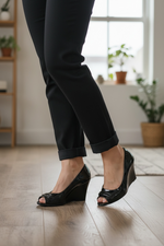 Charger l'image dans la galerie, Hermès Roulis Platform Black Patent Leather Shoes – Size 7 EU
