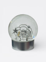 Charger l'image dans la galerie, Chanel 2025-2026 Camelia Snow Globe, Exclusive, Limited Edition
