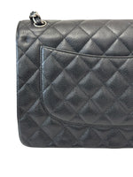 将图片加载到图库查看器，Quilted gray handbag on a white background
