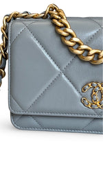 Charger l&#39;image dans la galerie, Chanel 19 Wallet on Chain
