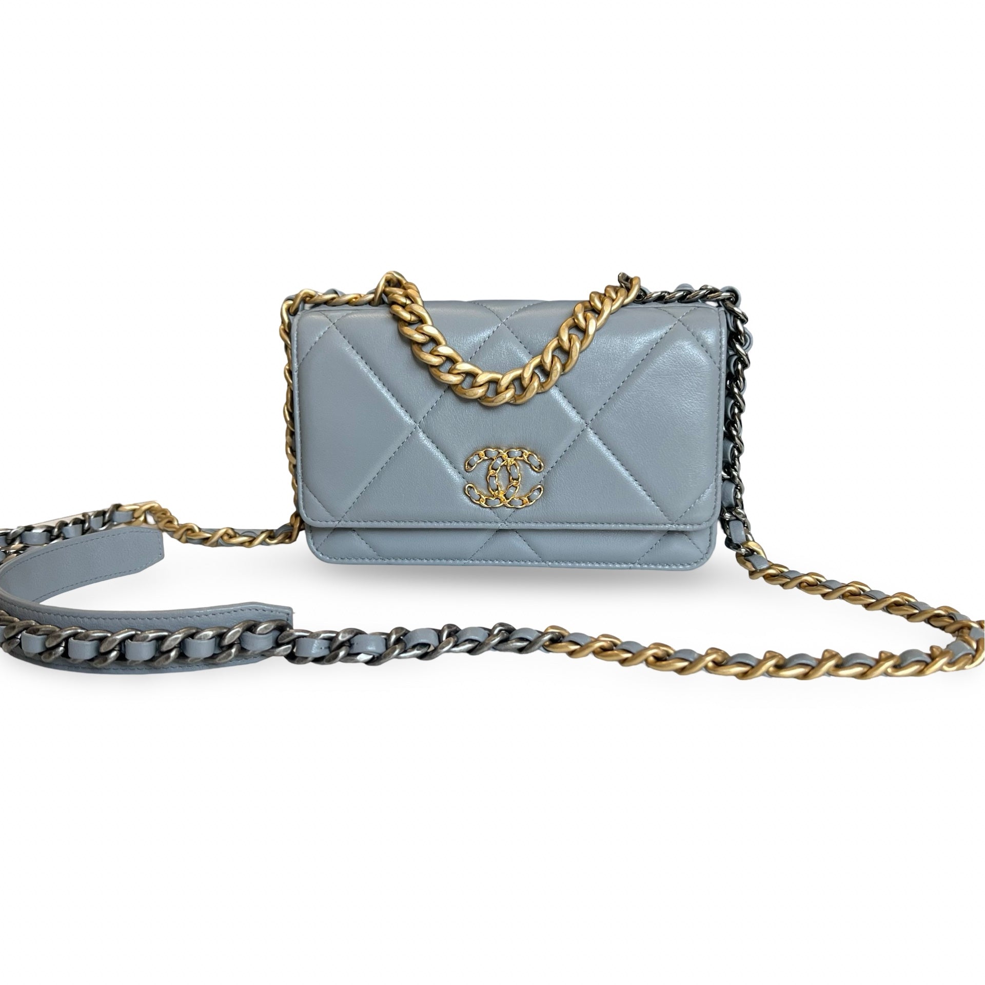 Chanel 19 Wallet on Chain