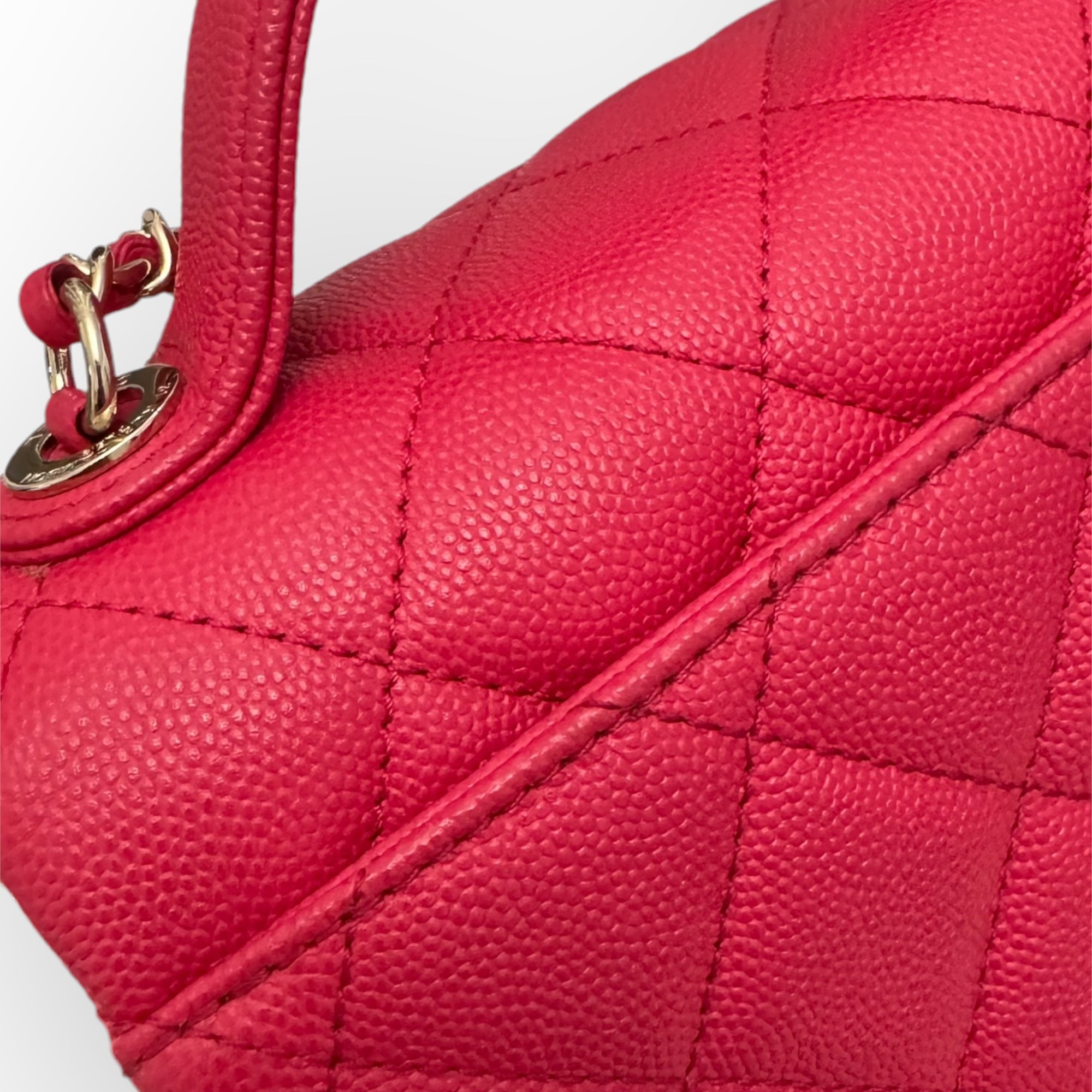 Chanel Business Affinity Small, Strawberry Red Grained Calfskin - Caviar, Gold-tone Hardware