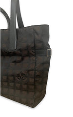 Load image into Gallery viewer, Chanel Vintage Travel Tote
