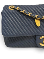 将图片加载到图库查看器，Chanel Surpique Flap Bag, Chevron Calfskin Gold-tone Hardware
