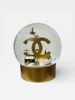 将图片加载到图库查看器，Chanel 2024 Snow Globe, Exclusive, Limited Edition
