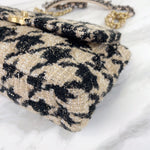 Charger l&#39;image dans la galerie, Chanel 19 Medium/Large 19K Beige Houndstooth
