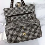 Charger l&#39;image dans la galerie, Chanel Shoulder Bag Houndstooth Tweed
