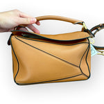 Charger l&#39;image dans la galerie, Loewe Puzzle Bag Small Camel Grained Calfskin Gold-tone Hardware
