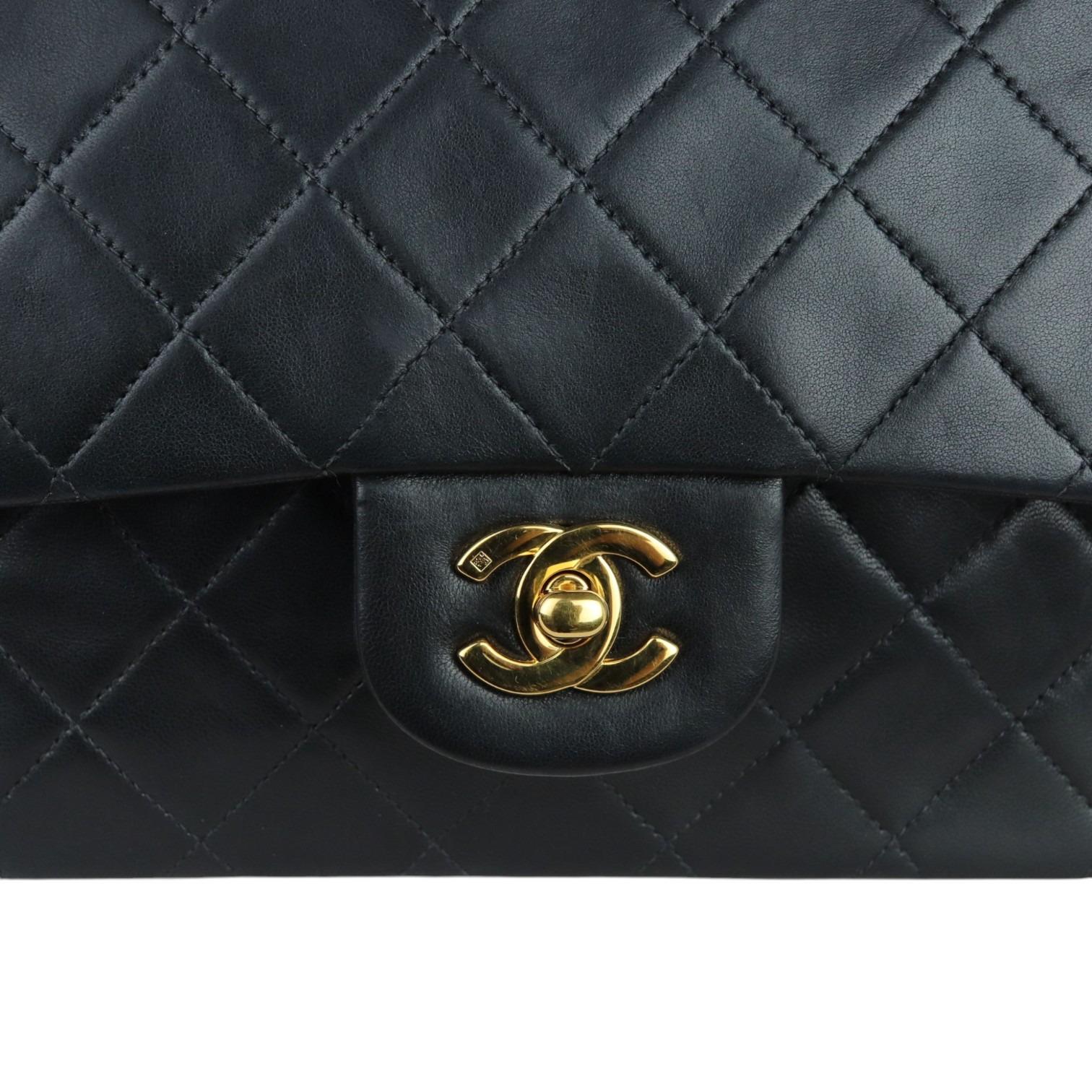 Chanel Timeless Classic Medium - Vintage. Black Diamond Quilted Lambskin, 24kt Gold-plated Hardware