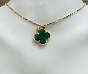 Van Cleef and Arpels VCA Vintage Alhambra 1 Motif Pendant and Necklace, Malachite Yellow Gold